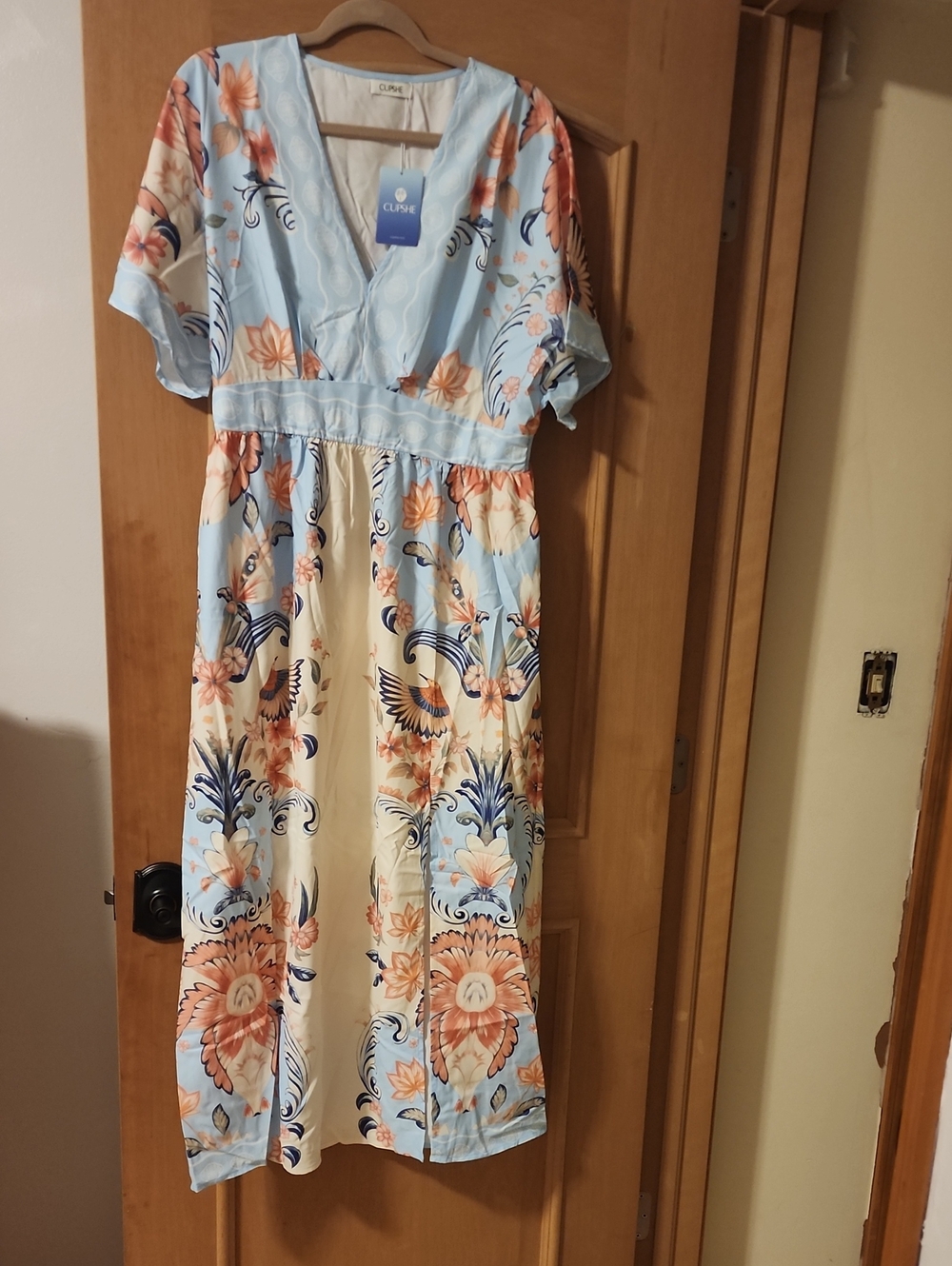 CUPSHE Light Blue and Cream Floral V‑Neck Dress